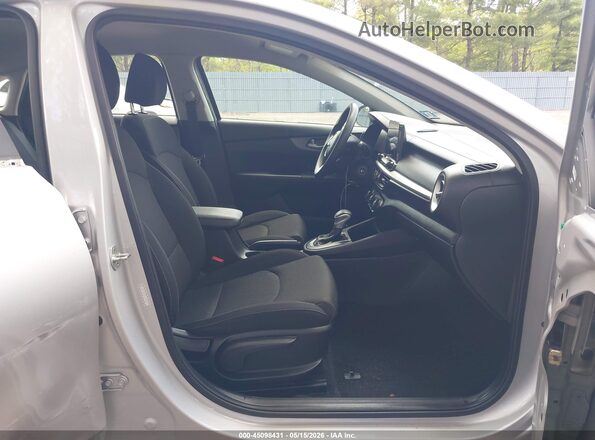 3KPF24AD6LE149487 2020 KIA FORTE Silver Սալոնի դիմացի տեսք