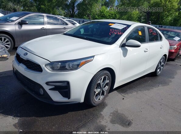 3KPF24AD6ME357953 2021 KIA FORTE White Передня ліва чверть