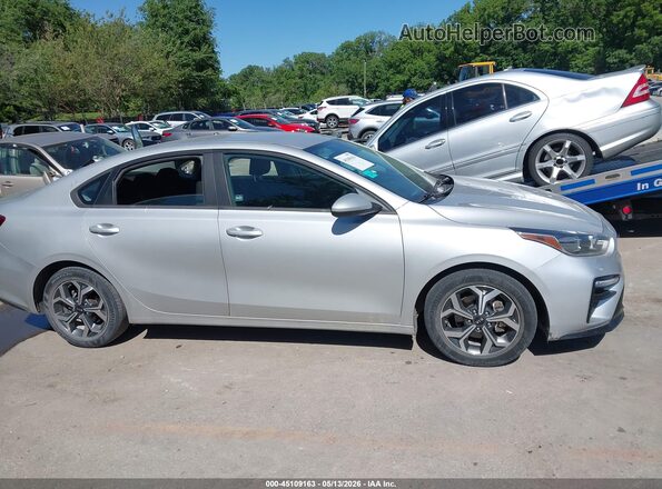 3KPF24AD6ME378107 2021 KIA FORTE Silver Widok wnętrza z tyłu