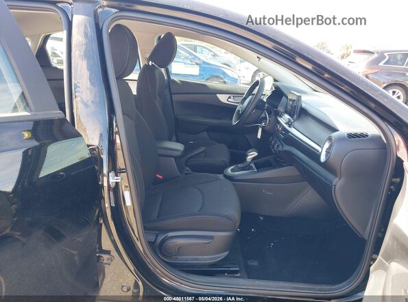 3KPF24AD6RE766901 2024 KIA FORTE Black Vista interior delantera