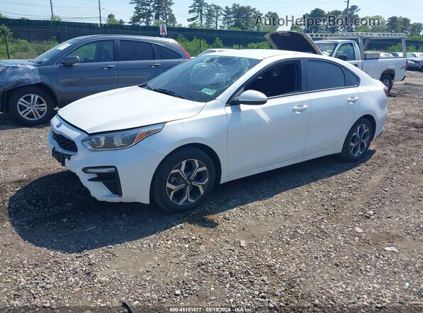 3KPF24AD7ME302590 2021 KIA FORTE White წინა მარცხენა ხედი სამი მეოთხედიდან