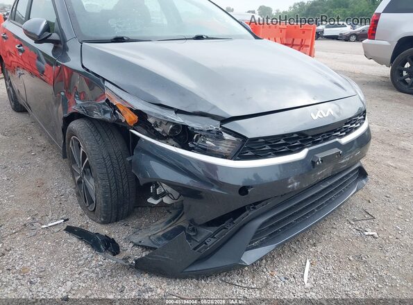 3KPF24AD7PE594990 2023 KIA FORTE Gray Widok z przodu