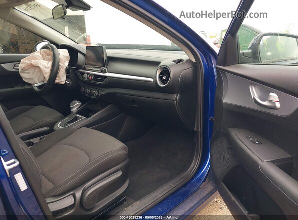 3KPF24AD8PE551405 2023 KIA FORTE Синий Вид салона спереди
