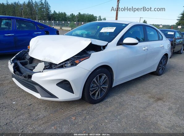 3KPF24AD8PE650306 2023 KIA FORTE White Vista tres cuartos delantera izquierda