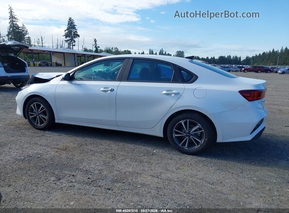 3KPF24AD8PE650306 2023 KIA FORTE White Vista interior de 360 grados