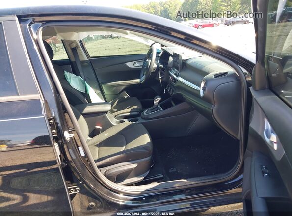 3KPF24AD8RE711219 2024 KIA FORTE Black Widok wnętrza z przodu