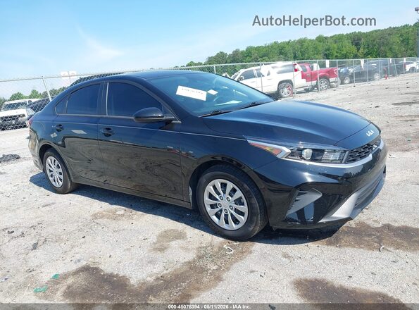 3KPF24AD8RE711219 2024 KIA FORTE Black Widok wnętrza z tyłu