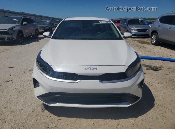 3KPF24AD8RE719823 2024 KIA FORTE White 