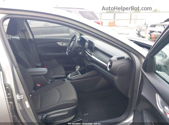 3KPF24AD8RE784381 2024 KIA FORTE Silver წინა სალონის ხედი