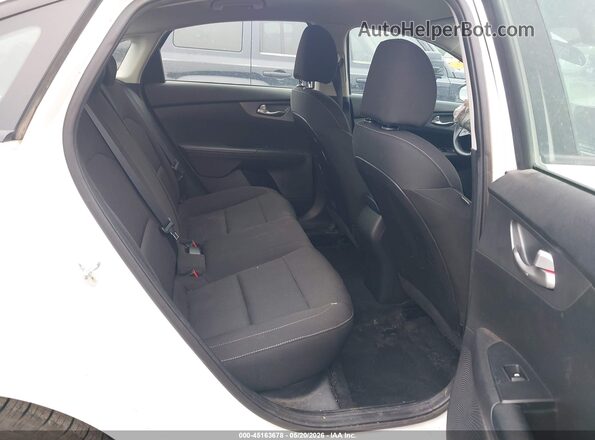 3KPF24AD9ME337583 2021 KIA FORTE White Widok naklejki z numerem VIN