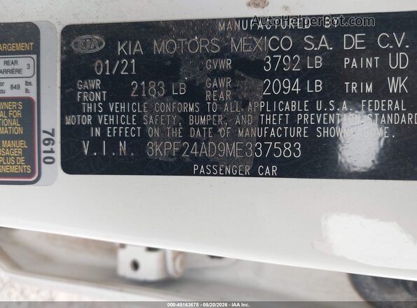 3KPF24AD9ME337583 2021 KIA FORTE White Widok komory silnika