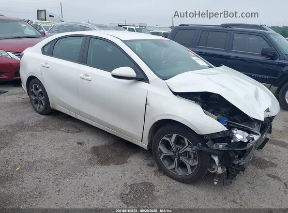 3KPF24AD9ME337583 2021 KIA FORTE White Widok wnętrza 360 stopni