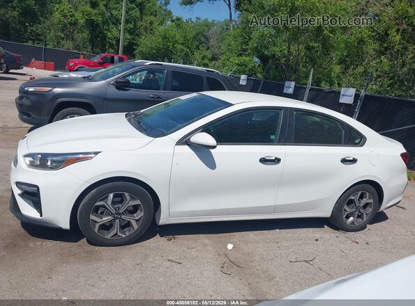 3KPF24AD9ME340421 2021 KIA FORTE White Widok wnętrza 360 stopni