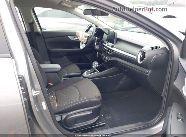 3KPF24AD9NE494239 2022 KIA FORTE Gray Front interior view