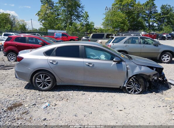 3KPF24AD9RE732919 2024 KIA FORTE Silver სალონის 360-გრადუსიანი ხედი