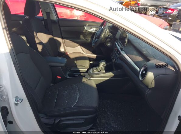3KPF24AD9RE830168 2024 KIA FORTE White Սալոնի դիմացի տեսք