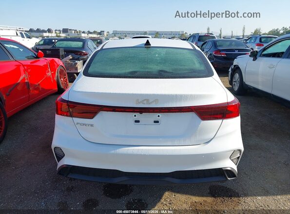 3KPF24AD9RE830168 2024 KIA FORTE White 