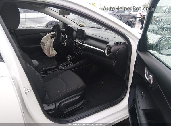 3KPF24ADXKE043381 2019 KIA FORTE White Vista interior delantera
