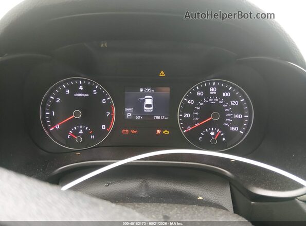 3KPF24ADXKE043381 2019 KIA FORTE White Vista de los asientos traseros