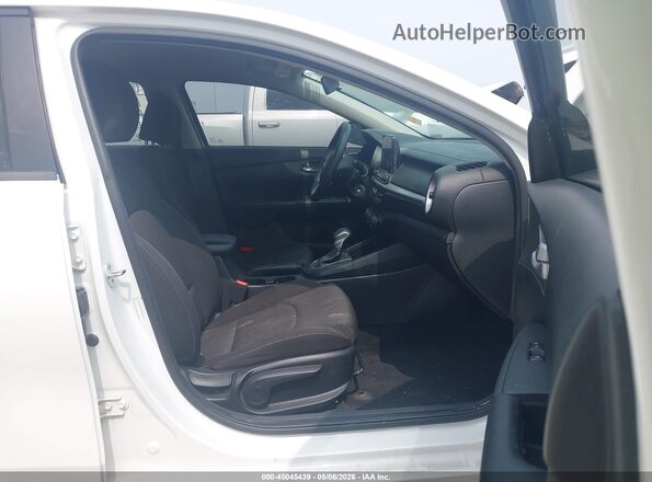 3KPF24ADXLE259054 2020 KIA FORTE White Front interior view