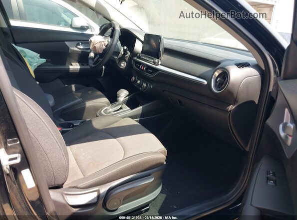 3KPF24ADXPE562003 2023 KIA FORTE Black Widok wnętrza z przodu