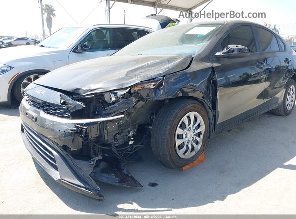 3KPF24ADXPE562003 2023 KIA FORTE Black Widok z przodu
