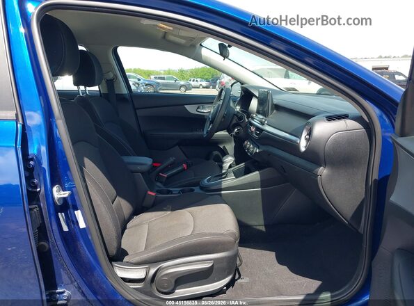 3KPF24ADXPE585796 2023 KIA FORTE Blue Вид салону спереду