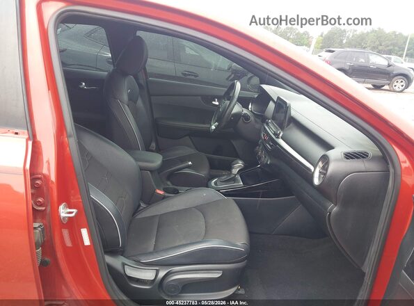 3KPF34AD0LE168209 2020 KIA FORTE Red Вид салону спереду