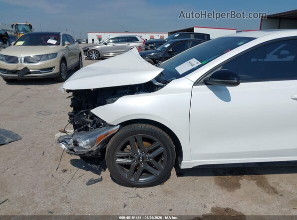 3KPF34AD1ME296699 2021 KIA FORTE Белый Вид спереди