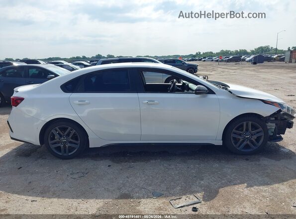 3KPF34AD1ME296699 2021 KIA FORTE Белый Вид задней части салона