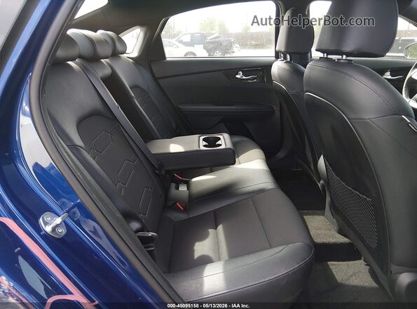 3KPF34ADXME396770 2021 KIA FORTE Blue 