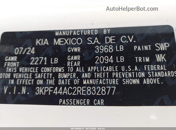 3KPF44AC2RE832877 2024 KIA FORTE White Vista del compartimento del motor