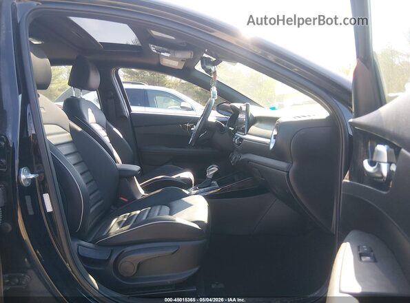 3KPF54AD0RE740673 2024 KIA FORTE Black Vista interior delantera