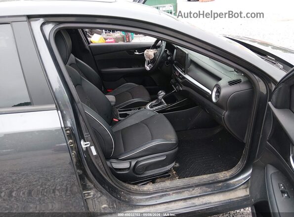 3KPF54AD0RE752192 2024 KIA FORTE Gray Вид салону спереду