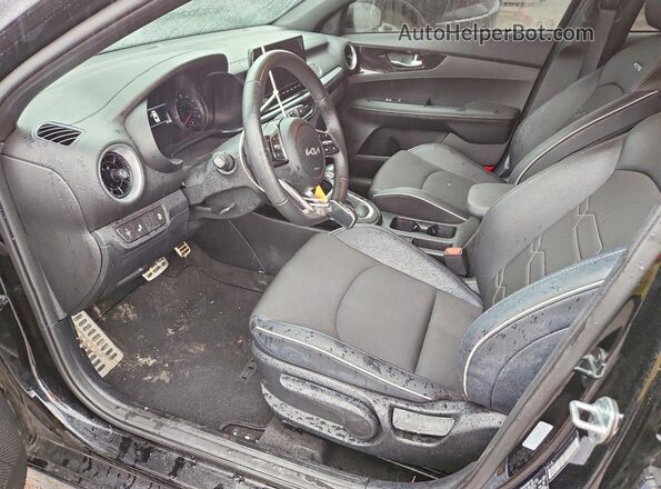 3KPF54AD0RE809555 2024 KIA FORTE Black Вид салону спереду