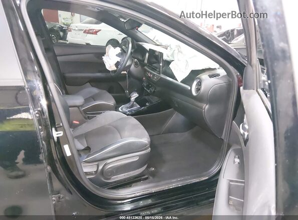 3KPF54AD1PE565704 2023 KIA FORTE Black Вид салону спереду