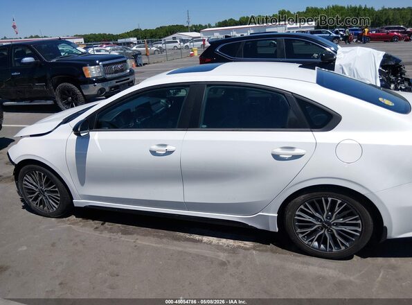 3KPF54AD4PE578916 2023 KIA FORTE White 