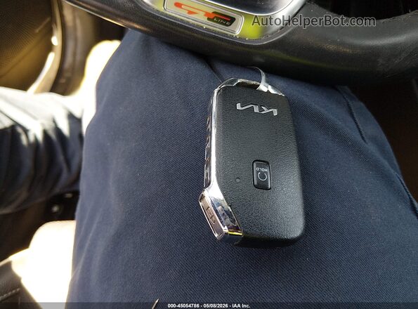 3KPF54AD4PE578916 2023 KIA FORTE White Widok deski rozdzielczej