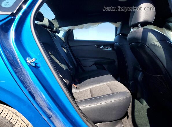 3KPF54AD4RE700130 2024 KIA FORTE Blue 