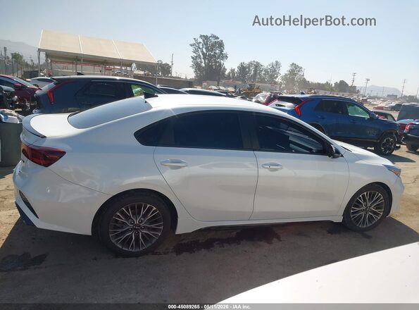 3KPF54AD4RE769190 2024 KIA FORTE White 
