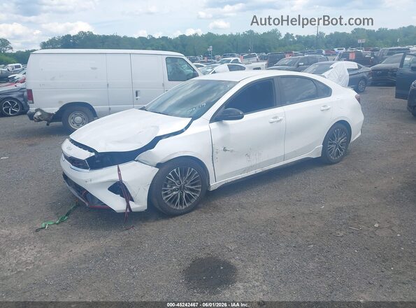 3KPF54AD4RE802219 2024 KIA FORTE Белый Передняя левая четверть