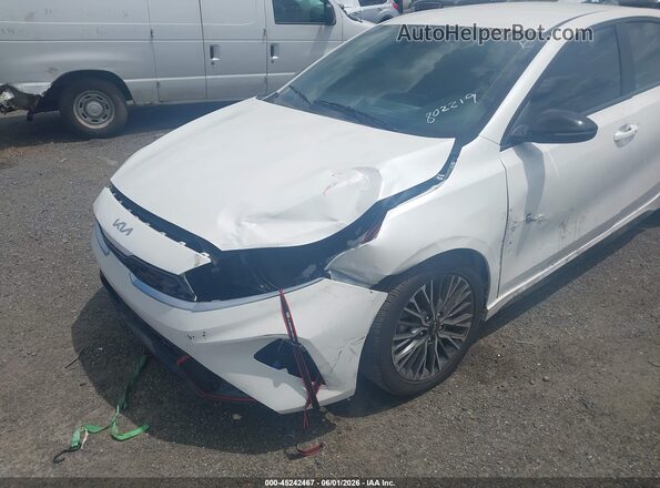 3KPF54AD4RE802219 2024 KIA FORTE Белый Вид спереди