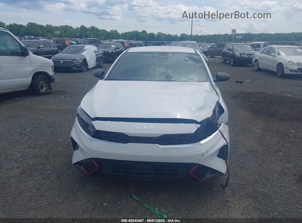 3KPF54AD4RE802219 2024 KIA FORTE Белый Вид щитка приборов