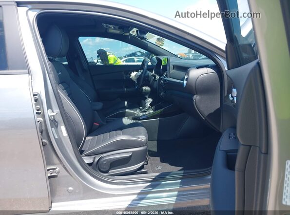 3KPF54AD5RE810359 2024 KIA FORTE Gray წინა სალონის ხედი