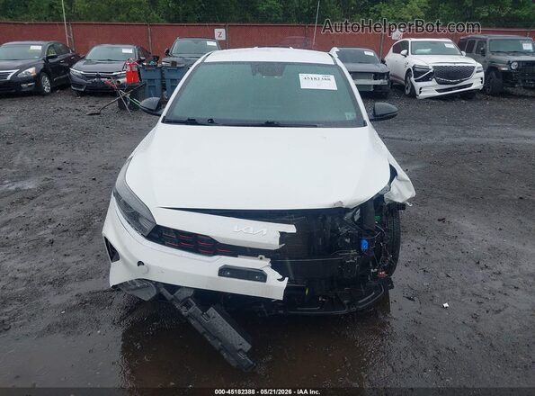 3KPF54AD9PE516220 2023 KIA FORTE Белый 
