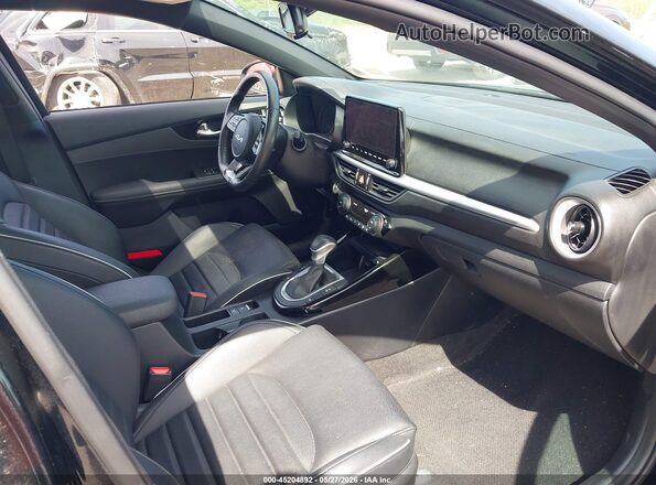 3KPF54ADXRE816805 2024 KIA FORTE Black Widok wnętrza z przodu