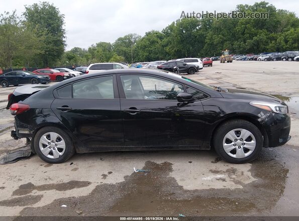 3KPFK4A70HE090339 2017 KIA FORTE Black Rear interior view