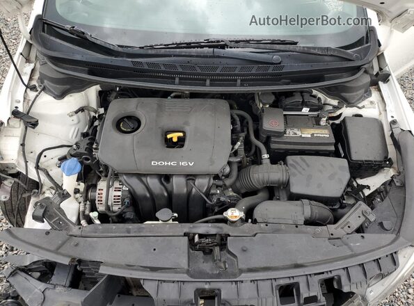 3KPFK4A71JE202524 2018 KIA FORTE White 