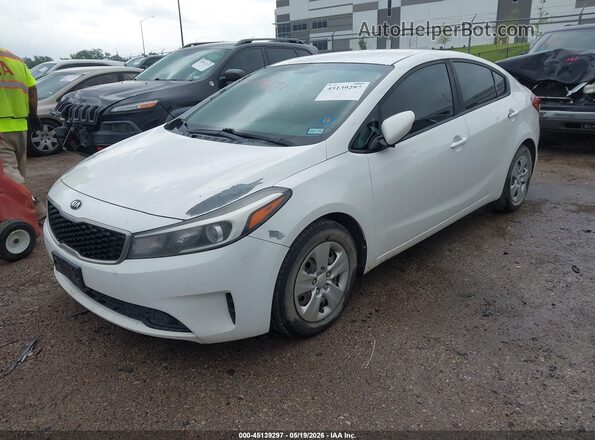 3KPFK4A72HE073316 2017 KIA FORTE White Front left