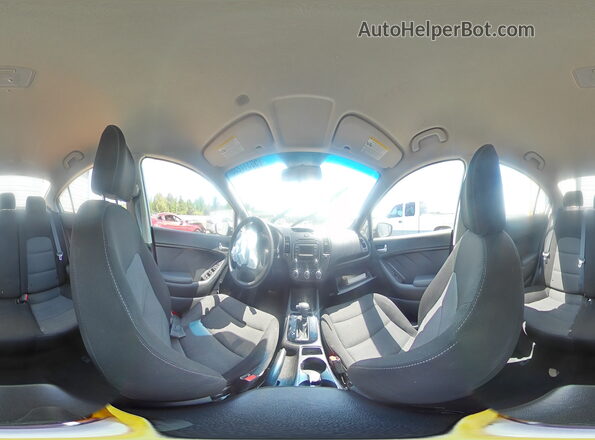 3KPFK4A75HE068319 2017 KIA FORTE Silver 